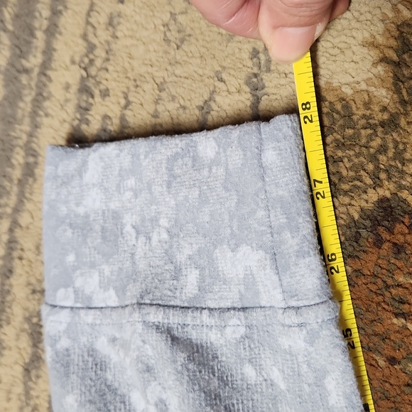 Lululemon Athletica Light Gray Joggers - Picture 11 of 11